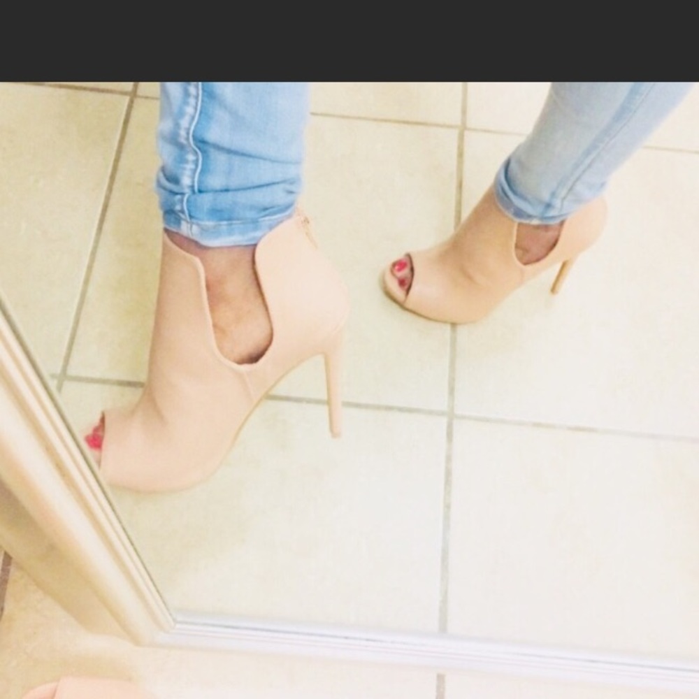 💥Last Pair! New Nude Shoe Republic Peep Toe Heels - Picture 5 of 8
